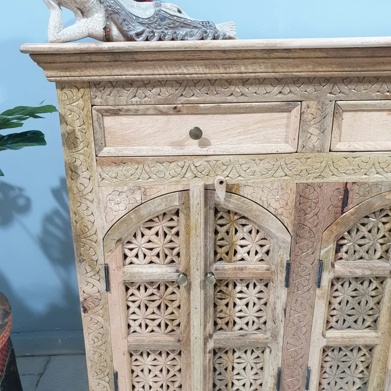 Handmade Indian Furniture Solid Hard Wood Carved 8Doors and 4 Drawers Sideboard Walnut 200x40x100Cm