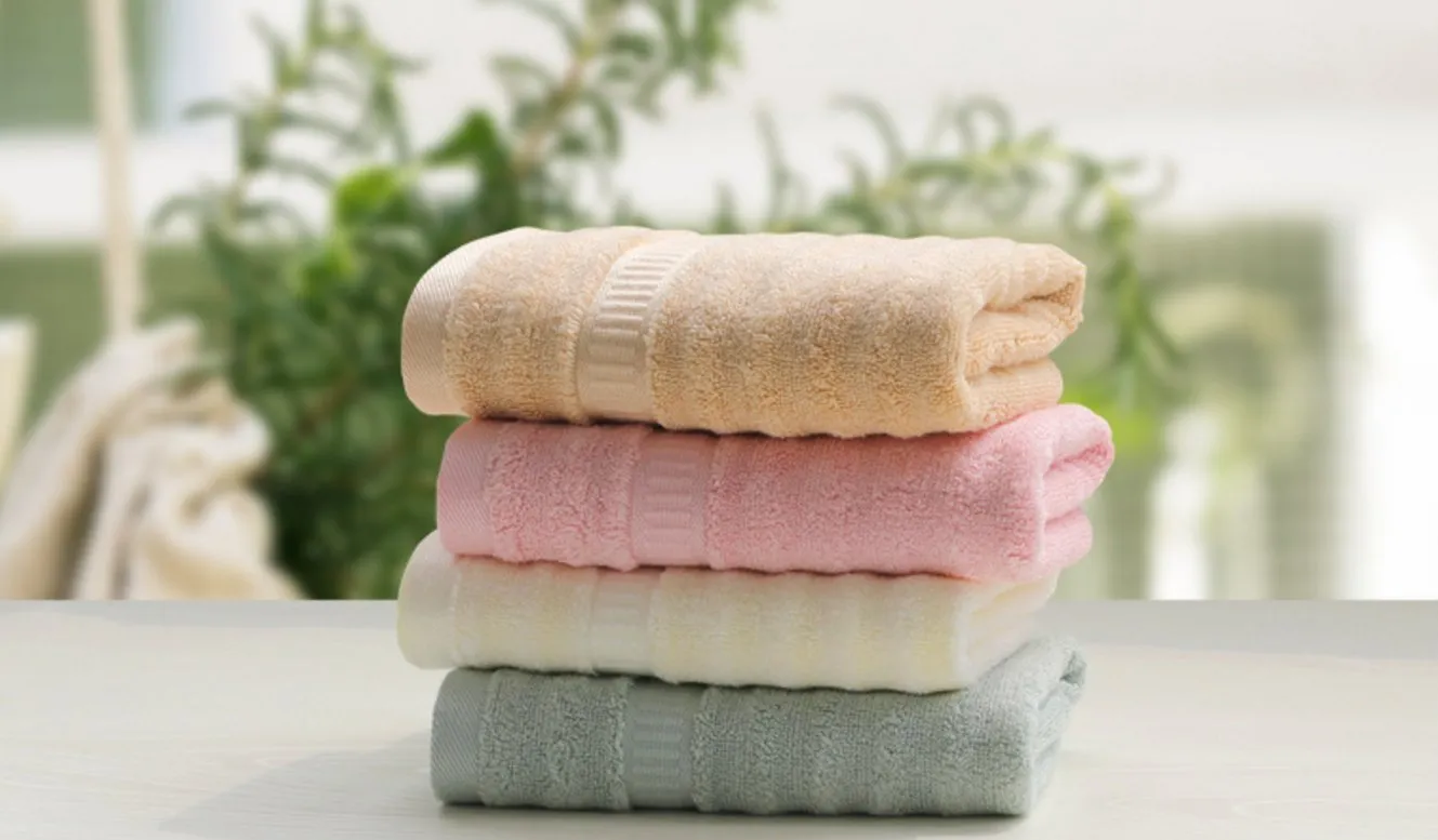 Mush Bamboo Towel: Ultra Soft & Absorbent 600 GSM 6 Piece Couple Set (White & Navy Blue, 2)